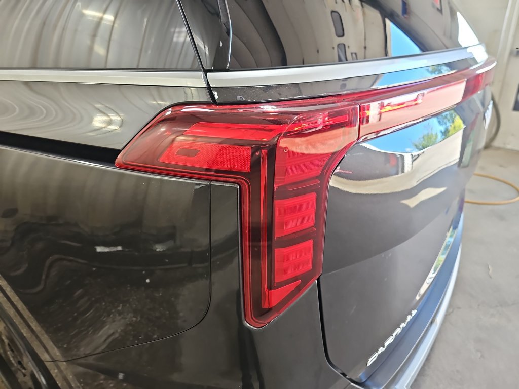 Used 2025 Kia Carnival FWD image 39