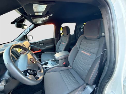 Used 2024 Nissan Frontier PRO-4X w/ Pro Convenience Package image 19