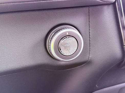 New 2026 Lincoln Navigator L Reserve AWD/4WD image 19
