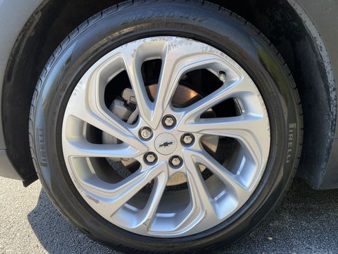 Used 2023 Chevrolet Bolt EUV LT w/ Comfort Package FWD image 40