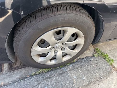 Used 2013 MAZDA MAZDA3 i SV FWD image 3