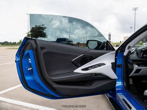 Used 2024 Chevrolet Corvette Stingray Premium Conv w/ Stealth Interior Trim Package RWD image 27