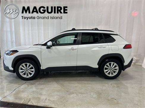 Used 2022 Toyota Corolla Cross LE image 27