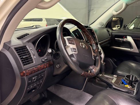 Used 2014 Toyota Land Cruiser AWD/4WD image 22