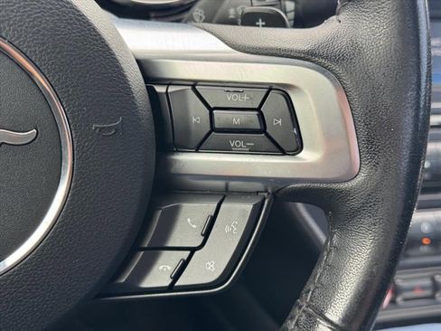 Used 2017 Ford Mustang Coupe RWD image 17