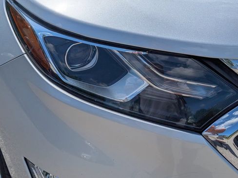 Used 2019 Chevrolet Equinox Premier FWD image 9