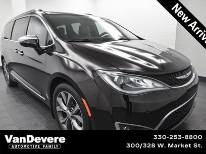 Used 2017 Chrysler Pacifica Limited