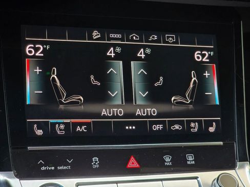 Used 2022 Audi e-tron Premium Plus AWD/4WD image 33