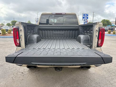 Used 2022 GMC Sierra 1500 AT4 w/ AT4 Premium Package AWD/4WD image 7