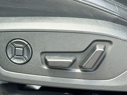 Used 2025 Audi Q3 2.0T Premium AWD/4WD image 24