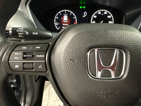 Used 2025 Honda HR-V LX image 30