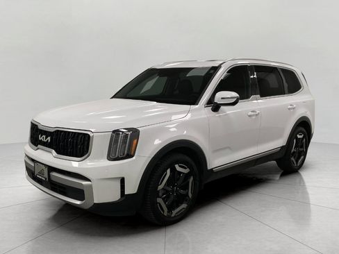 Used 2025 Kia Telluride EX w/ EX Captain's Chair Package AWD/4WD image 10