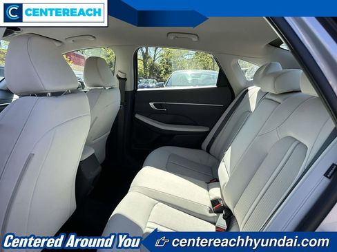 Used 2023 Hyundai Sonata SEL FWD image 9