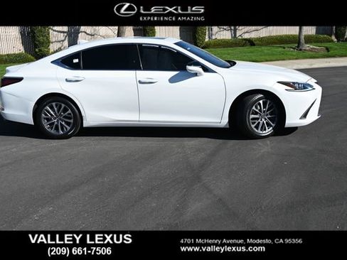 Certified 2023 Lexus ES 350 w/ Accessory Package (Z1) image 3
