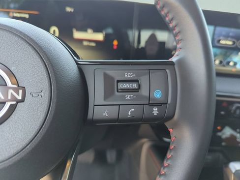 Certified 2025 Nissan Kicks SR FWD image 37