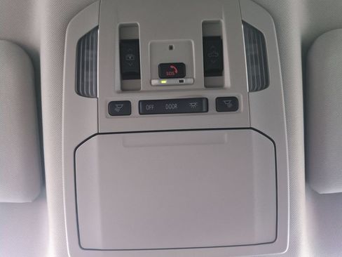 Used 2025 Toyota Highlander Platinum AWD/4WD image 19