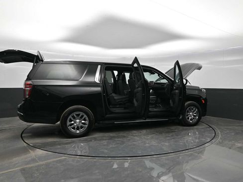 Used 2024 Chevrolet Suburban LT image 48