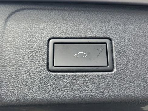 Used 2024 Volkswagen Atlas SEL Premium R-Line image 11