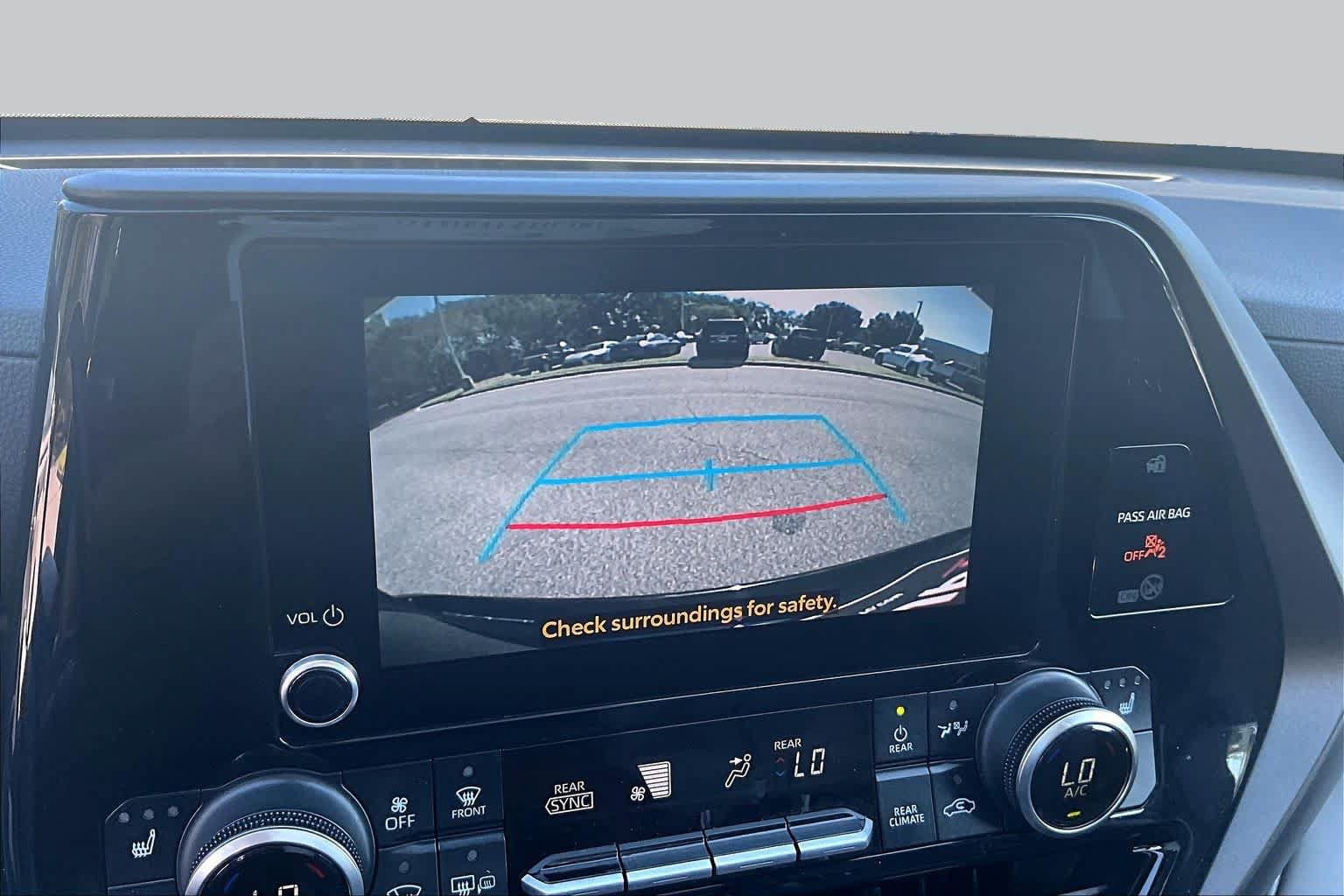 Used 2023 Toyota Highlander XLE FWD image 27
