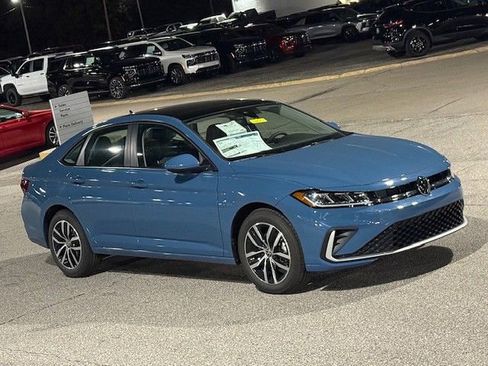 New 2026 Volkswagen Jetta SE image 2