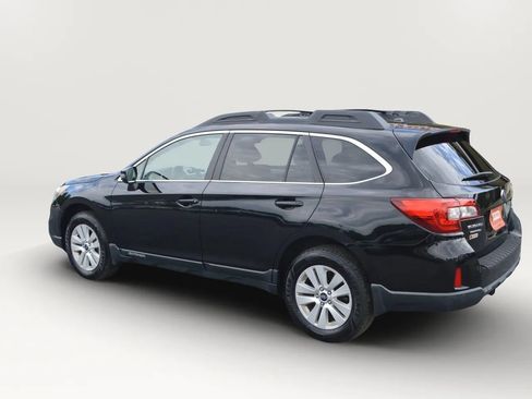 Used 2015 Subaru Outback 2.5i Premium AWD/4WD image 3
