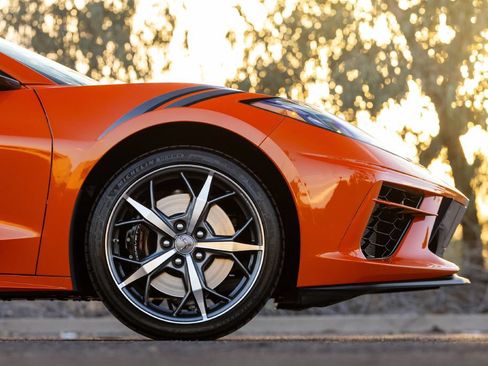Used 2021 Chevrolet Corvette Stingray Premium Cpe w/ Z51 Performance Package RWD image 11