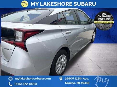 Used 2020 Toyota Prius LE FWD image 6