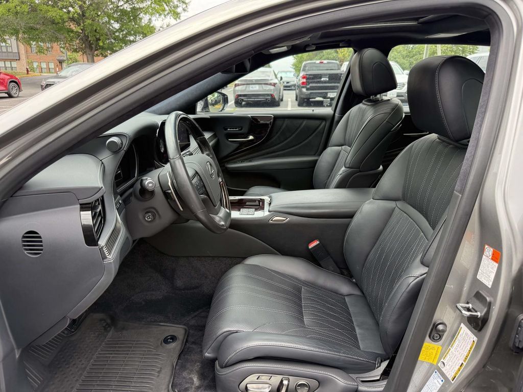 Used 2023 Lexus LS 500 AWD w/ Interior Upgrade Package image 13