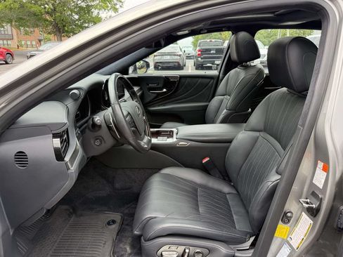 Used 2023 Lexus LS 500 AWD w/ Interior Upgrade Package image 13