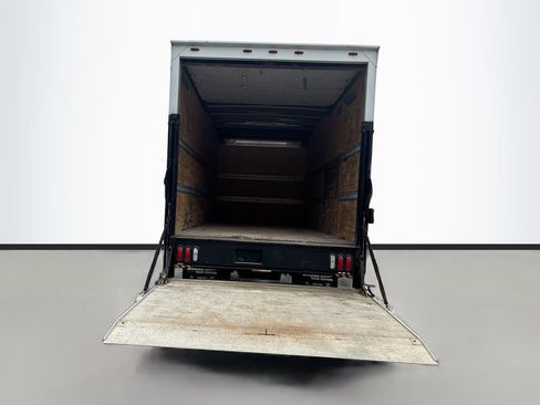 Used 2019 Isuzu NQR RWD image 14