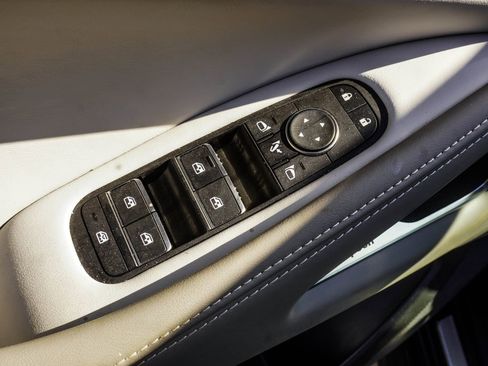 Certified 2026 INFINITI QX60 Luxe w/ Family Package FWD image 34