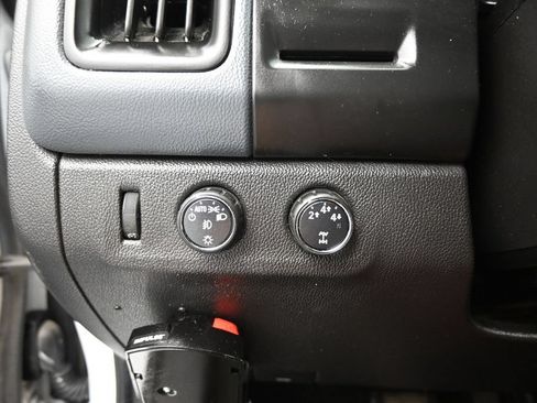 Used 2016 Chevrolet Colorado Z71 AWD/4WD image 12
