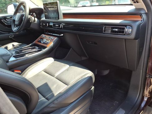 Used 2023 Lincoln Aviator Reserve w/ Equipment Group 201A AWD/4WD image 9