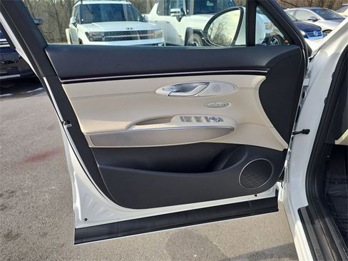 New 2026 Genesis GV70 2.5T Select image 13