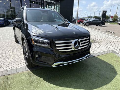 New 2026 Mercedes-Benz GLB 250 image 8