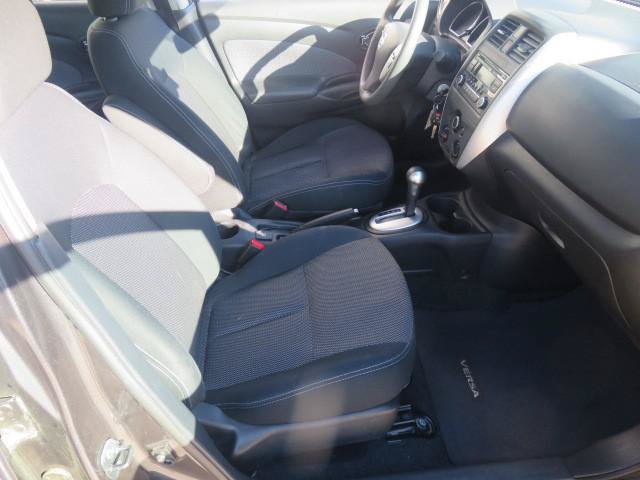 Used 2015 Nissan Versa SV FWD image 19