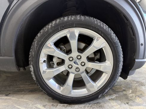 Used 2020 Ford Explorer Platinum image 34