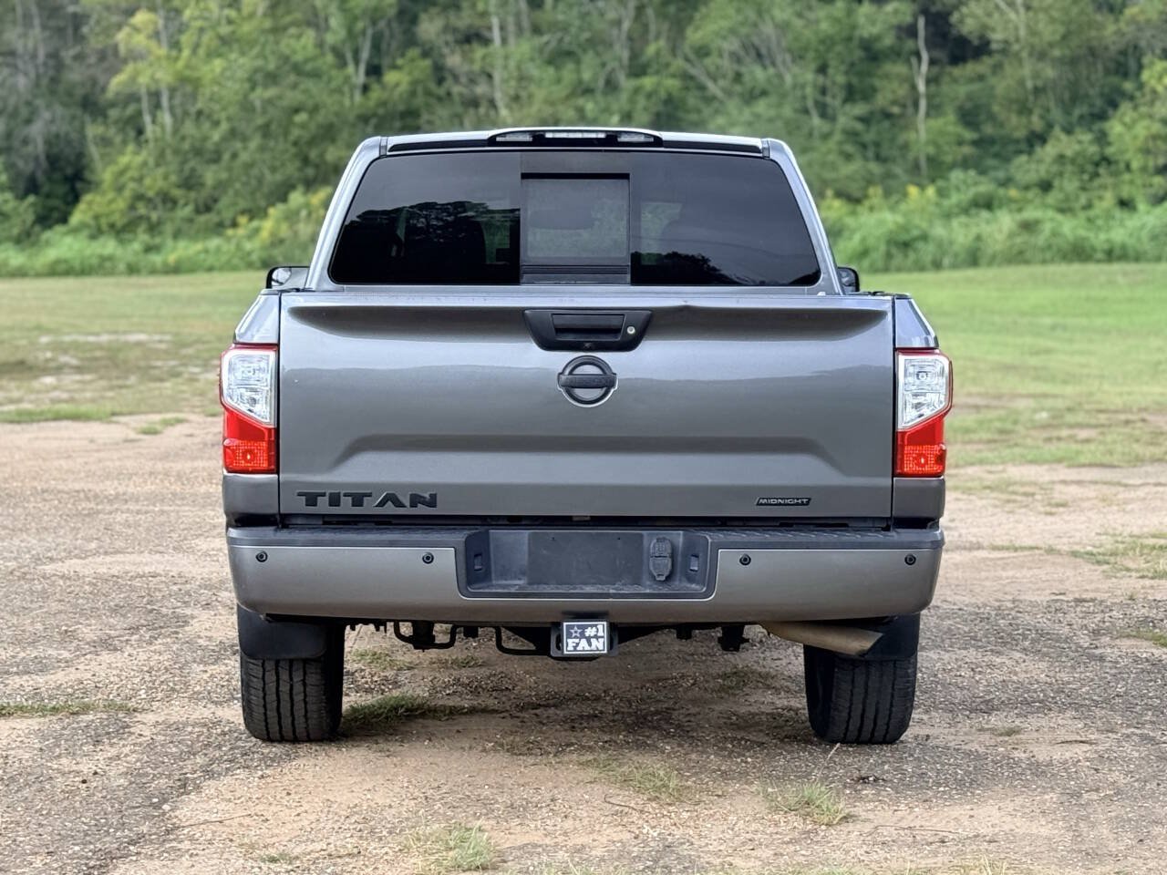 Used 2018 Nissan Titan SL w/ Midnight Edition RWD image 4