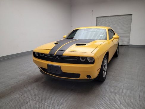 Used 2018 Dodge Challenger SXT image 15