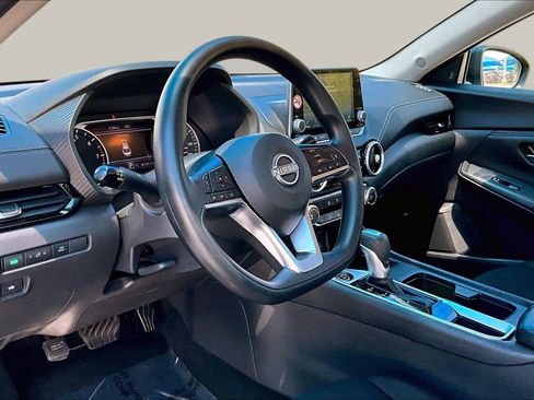 Used 2025 Nissan Sentra SV FWD image 18