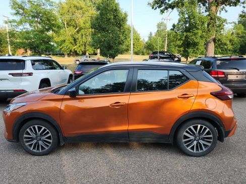 Used 2021 Nissan Kicks SV FWD image 4