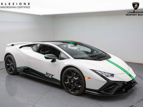 Used 2023 Lamborghini Huracan Tecnica image 1