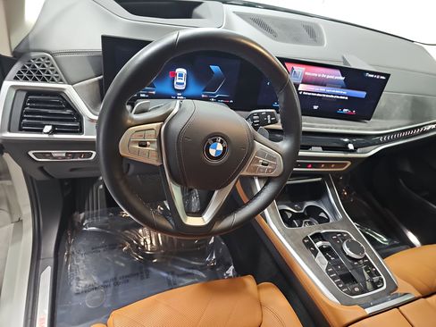 Used 2023 BMW X7 xDrive40i w/ Premium Package AWD/4WD image 18
