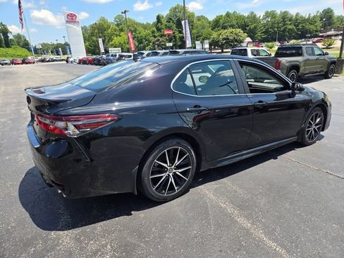 Used 2024 Toyota Camry SE FWD image 8