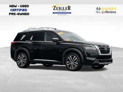 Used 2024 Nissan Pathfinder Platinum w/ Cargo Package