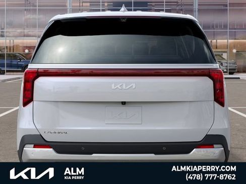 New 2026 Kia Carnival EX FWD image 13