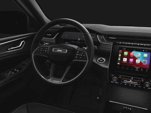 New 2025 Jeep Grand Cherokee L Altitude image 9