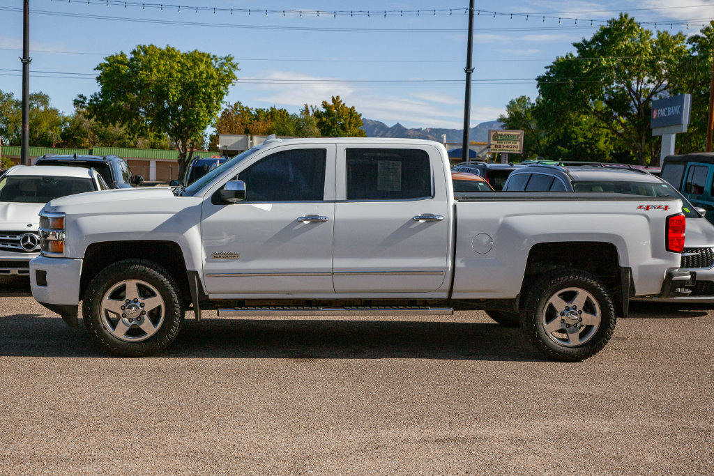 Used 2015 Chevrolet Silverado 2500 High Country w/ High Country Premium Package AWD/4WD image 8