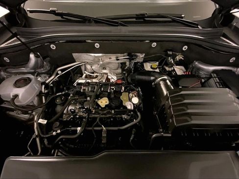 Used 2025 Volkswagen Atlas Cross Sport SE image 10