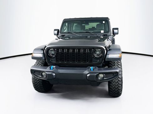 Used 2024 Jeep Wrangler Willys image 2